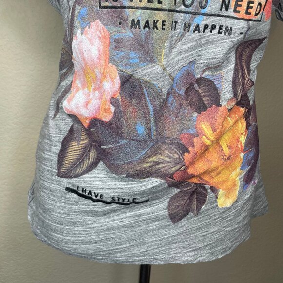 Zara Trafaluc S Gray Floral "ME IS ALL YOU NEED" Distressed Cold Shoulder Top Sm - Picture 3 of 11